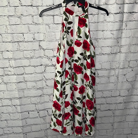 Forever 21 Dresses & Skirts - Forever 21 White Roses Keyhole Cutout Shift Mini Dress